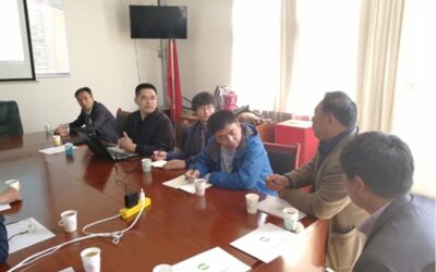 中国科学院专家对公司种植大户一对一指导