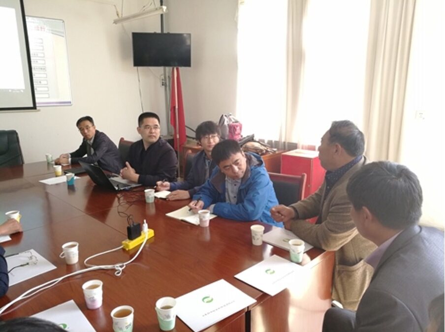 中国科学院专家对公司种植大户一对一指导